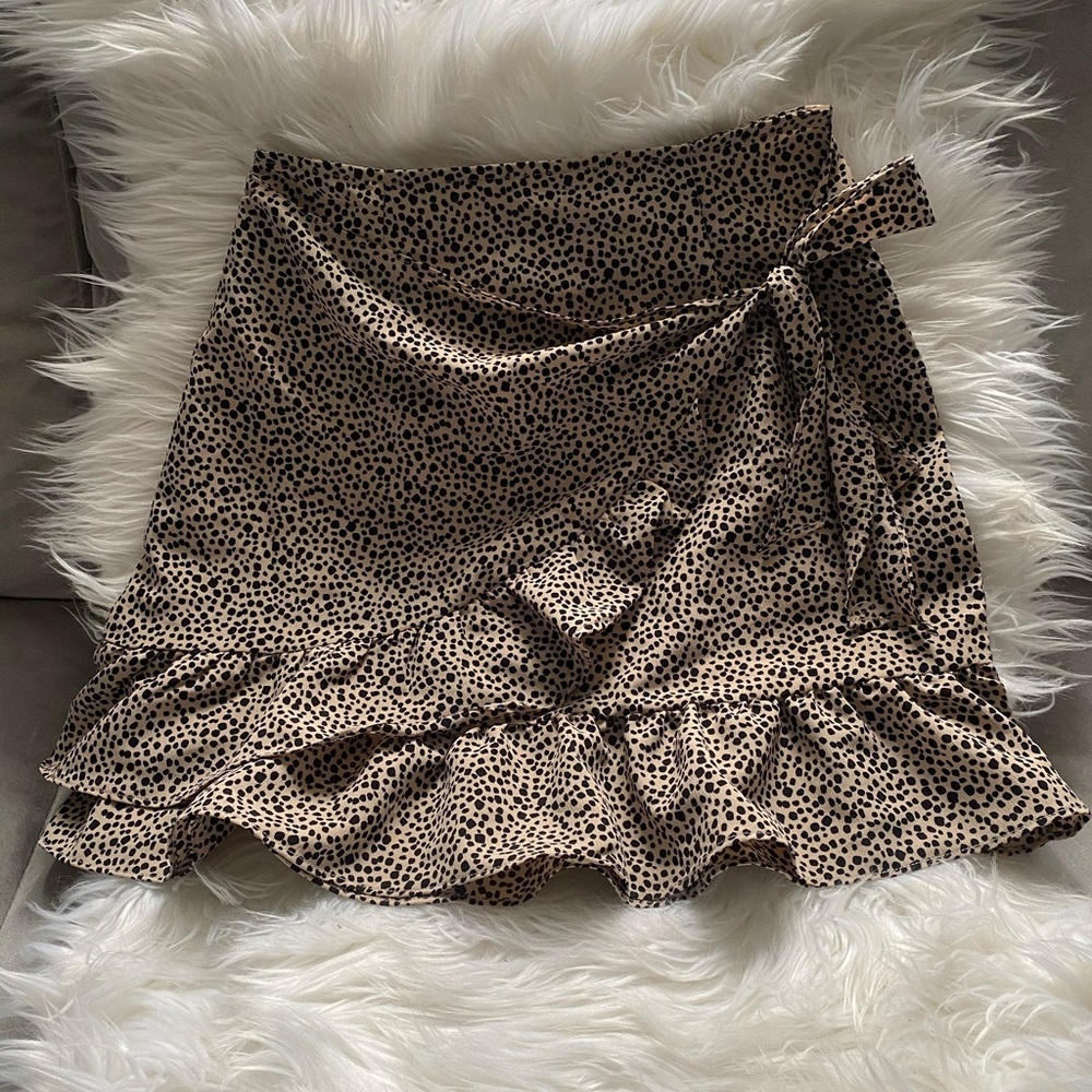 Spotted mini skirt